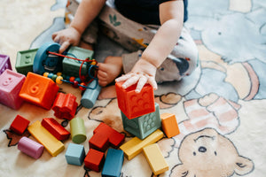 How to Choose Educational Toys That Really Help Development (Without Breaking the Bank)