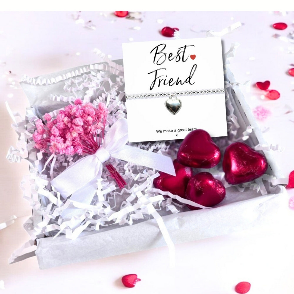 Best Friend Mini Gift Hamper with Silver Heart Bracelet | Letter Box Gift For Her | Unique Gifts For Her Birthday, Thank you or Christmas UK