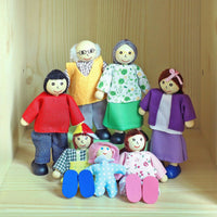 SOKA 7 Pcs Wooden Happy Family Dolls Pretend Role Play Toy Set
